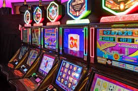 Ảnh giao diện sảnh game say88 hiển thị trên điện thoại và desktop